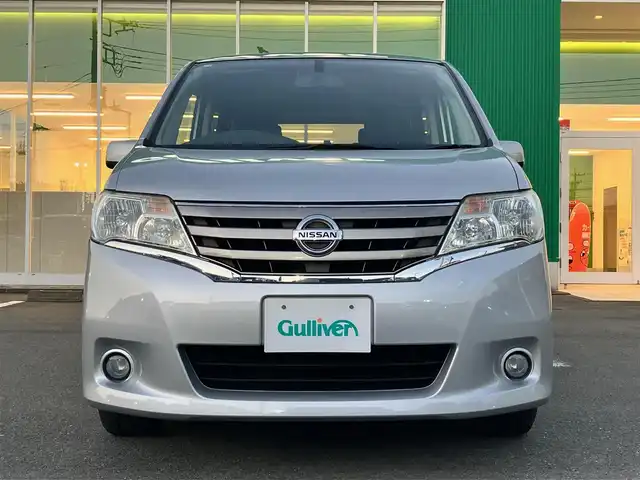 日産 セレナ 20S 静岡県 2011(平23)年 6.9万km ブリリアントシルバー エンジンスタートボタン/パワースライドドア/パワーウィンドウ/スマートキー/Wオートエアコン/クルーズコントロール/後席モニター/純正ETC/SDナビ(CD/DVD/BT/フルセグ)/バックカメラ/純正フロアマット/左側パワースライドドア/右側スライドドア/布シート/ABS/オートライト/Wエアバッグ