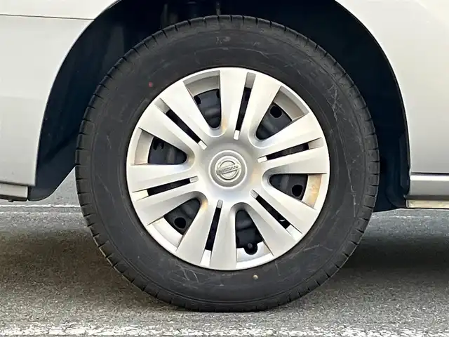 日産 セレナ 20S 静岡県 2011(平23)年 6.9万km ブリリアントシルバー エンジンスタートボタン/パワースライドドア/パワーウィンドウ/スマートキー/Wオートエアコン/クルーズコントロール/後席モニター/純正ETC/SDナビ(CD/DVD/BT/フルセグ)/バックカメラ/純正フロアマット/左側パワースライドドア/右側スライドドア/布シート/ABS/オートライト/Wエアバッグ