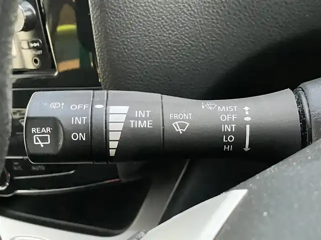 日産 セレナ 20S 静岡県 2011(平23)年 6.9万km ブリリアントシルバー エンジンスタートボタン/パワースライドドア/パワーウィンドウ/スマートキー/Wオートエアコン/クルーズコントロール/後席モニター/純正ETC/SDナビ(CD/DVD/BT/フルセグ)/バックカメラ/純正フロアマット/左側パワースライドドア/右側スライドドア/布シート/ABS/オートライト/Wエアバッグ