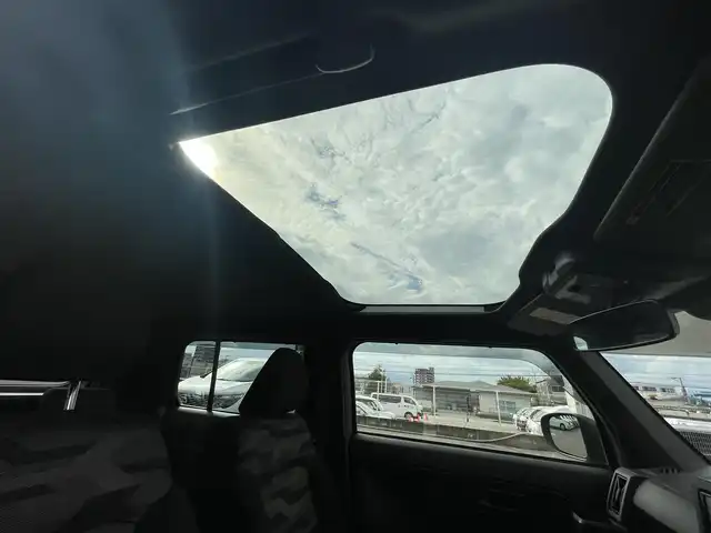 ダイハツ タフト X 福岡県 2022(令4)年 2.6万km レイクブルーメタリック 社外7型SDナビ(フルセグTV/BT)/バックカメラ/コーナーセンサー/オートホールド/衝突軽減/横滑り防止/スカイフィールトップ/置くだけ充電/ETC/オートライト/純正フロアマット/純正LED/プッシュスタート/スマートキー/スペアキー