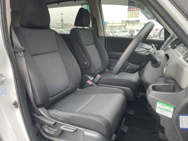 ホンダ フリード＋ G ホンダセンシング 茨城県 2019(平31)年 8.8万km ホワイトオーキッドパール 純正ナビ/バックカメラ/両側パワースライドドア/ETC/前後コーナーセンサー/ワンセグテレビ/横滑り防止装置/衝突軽減ブレーキ/LEDライト/ワイパーデア/ドアバイザー/アイドリングストップ/車線逸脱防止