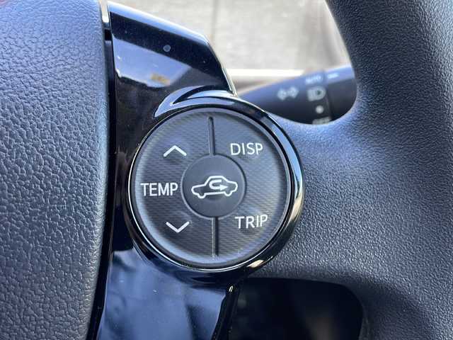 トヨタ アクア S 新潟県 2017(平29)年 4.1万km ディープアメジストマイカメタリック ワンオーナー/冬タイヤ積載/純正SDナビ/（DTV/Bluetooth）/衝突軽減/レーンキープアシスト/バックカメラ/ビルドインETC/プッシュスタート/ヘッドライトレベライザー/フロアマット/オートハイビーム/ウィンカーミラー/電格ミラー/ドアバイザー