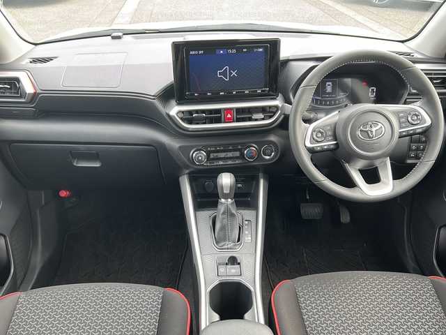 トヨタ ライズ Z 富山県 2023(令5)年 1.6万km シャイニングホワイトパール ワンオーナー/スマートキー/４WD/パノラミックビューモニター(全周囲カメラ)/純正メモリーナビ(NSZT-Y68T)/DVD/BT/デジタルTV/スマートアシスト/LKC/BSM/レーダークルコン/スマートパノラマパーキングアシスト/ビルトインETC/クリアランスソナー/LEDヘッドライト/フォグランプ/電格ウィンカーミラー/オートリトラドアミラー/プッシュスタート/シートヒーター(D/N)/ミラー型前後ドラレコ/電動パーキングブレーキ/ステアリングスイッチ/アイドリングストップ/革巻きステアリング/保証書・取説・ナビ取説/スペアキー（スマートキー）