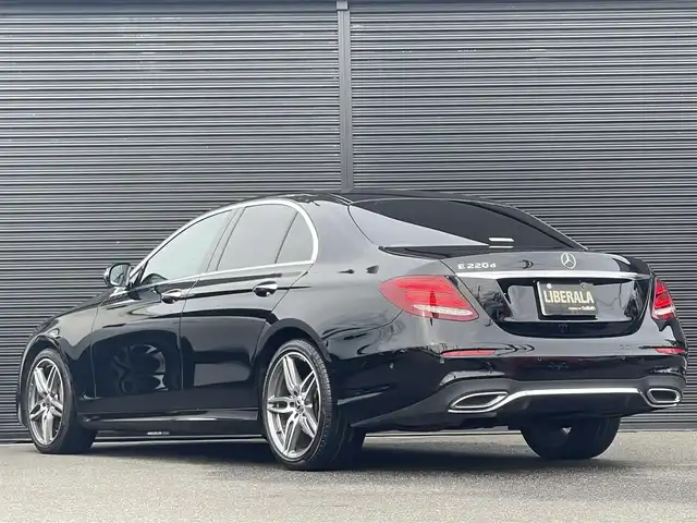 メルセデス・ベンツ Ｅ２２０ｄ アバンギャルド スポーツ 山梨県 2018(平30)年 5.7万km オブシディアンブラック レザーエクスクルーシブパッケージ/黒革シート/全席シートヒーター/エアバランスパッケージ/ブルメスターサウンド/HUD/マルチカラーアンビエントライト/レーダーセーフティパッケージ/ディストロニックパイロットプラス/レーンキープアシスト/ブラインドスポットアシスト/パワーバックドア/ETC2.0/純正LEDヘッドライト/オートハイビームアシスト/純正HDDナビ/360カメラ/フルセグ