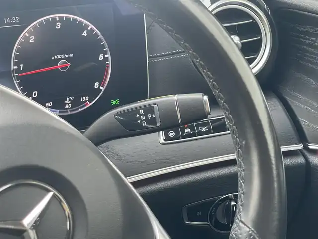 メルセデス・ベンツ Ｅ２２０ｄ アバンギャルド スポーツ 山梨県 2018(平30)年 5.7万km オブシディアンブラック レザーエクスクルーシブパッケージ/黒革シート/全席シートヒーター/エアバランスパッケージ/ブルメスターサウンド/HUD/マルチカラーアンビエントライト/レーダーセーフティパッケージ/ディストロニックパイロットプラス/レーンキープアシスト/ブラインドスポットアシスト/パワーバックドア/ETC2.0/純正LEDヘッドライト/オートハイビームアシスト/純正HDDナビ/360カメラ/フルセグ