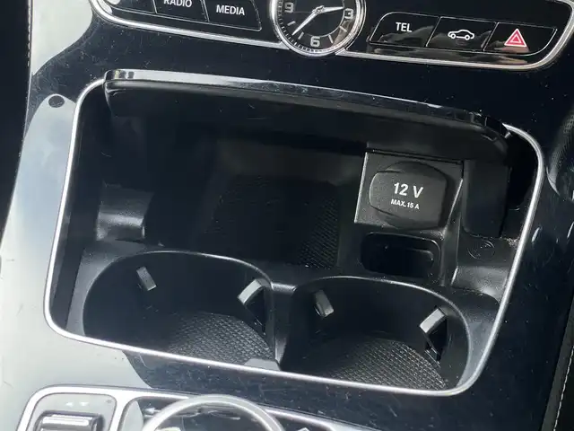 メルセデス・ベンツ Ｅ２２０ｄ アバンギャルド スポーツ 山梨県 2018(平30)年 5.7万km オブシディアンブラック レザーエクスクルーシブパッケージ/黒革シート/全席シートヒーター/エアバランスパッケージ/ブルメスターサウンド/HUD/マルチカラーアンビエントライト/レーダーセーフティパッケージ/ディストロニックパイロットプラス/レーンキープアシスト/ブラインドスポットアシスト/パワーバックドア/ETC2.0/純正LEDヘッドライト/オートハイビームアシスト/純正HDDナビ/360カメラ/フルセグ