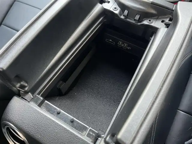 メルセデス・ベンツ Ｅ２２０ｄ アバンギャルド スポーツ 山梨県 2018(平30)年 5.7万km オブシディアンブラック レザーエクスクルーシブパッケージ/黒革シート/全席シートヒーター/エアバランスパッケージ/ブルメスターサウンド/HUD/マルチカラーアンビエントライト/レーダーセーフティパッケージ/ディストロニックパイロットプラス/レーンキープアシスト/ブラインドスポットアシスト/パワーバックドア/ETC2.0/純正LEDヘッドライト/オートハイビームアシスト/純正HDDナビ/360カメラ/フルセグ