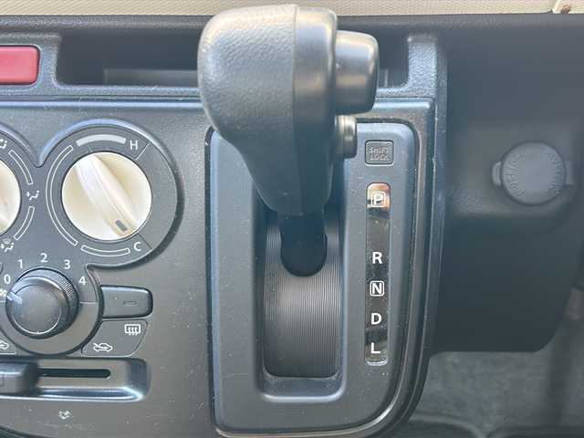 スズキ アルト L 埼玉県 2017(平29)年 9.1万km フィズブルーパールメタリック ワンオーナー　/社外LED　/リモコンキー/D席シートヒーター　/アイドリングストップ　/横滑り防止　/純正フロア　/純正オーディオ　/(FM/AM/AUX/CD)/パワーステアリング　/パワーウィンドウ　/ABS　/保証書　/取扱説明書　/スペアキー1本 /積込タイヤ4本(社外スタッドレスAW13)