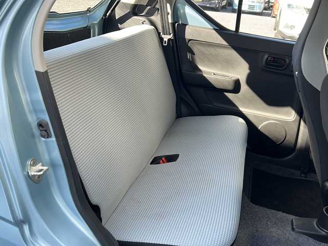 スズキ アルト L 埼玉県 2017(平29)年 9.1万km フィズブルーパールメタリック ワンオーナー　/社外LED　/リモコンキー/D席シートヒーター　/アイドリングストップ　/横滑り防止　/純正フロア　/純正オーディオ　/(FM/AM/AUX/CD)/パワーステアリング　/パワーウィンドウ　/ABS　/保証書　/取扱説明書　/スペアキー1本 /積込タイヤ4本(社外スタッドレスAW13)