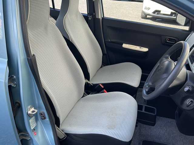 スズキ アルト L 埼玉県 2017(平29)年 9.1万km フィズブルーパールメタリック ワンオーナー　/社外LED　/リモコンキー/D席シートヒーター　/アイドリングストップ　/横滑り防止　/純正フロア　/純正オーディオ　/(FM/AM/AUX/CD)/パワーステアリング　/パワーウィンドウ　/ABS　/保証書　/取扱説明書　/スペアキー1本 /積込タイヤ4本(社外スタッドレスAW13)