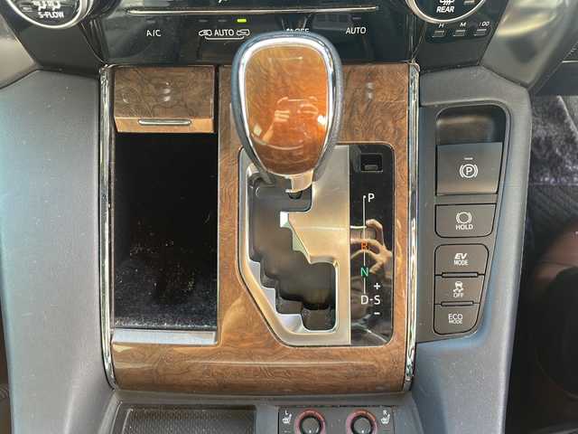 トヨタ ヴェルファイア ハイブリット エグゼクティブ ラウンジ 静岡県 2015(平27)年 16.4万km ブラック /メーカーOPナビ/地デジTV//JBLサウンドシステム//バック/全方位カメラ//両側パワースライドドア//サンルーフ//レザーシート//シートヒーター//2列目シートヒーター/　ベンチレーション//パワーバックドア//セーフティセンス//オートハイビーム//ETC//スマートキー