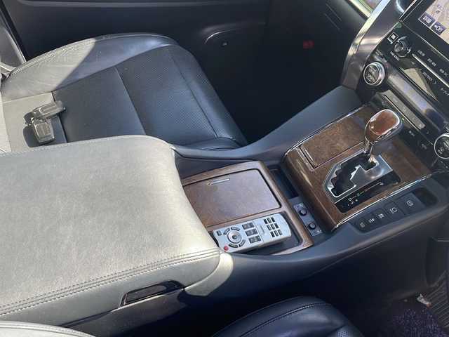 トヨタ ヴェルファイア ハイブリット エグゼクティブ ラウンジ 静岡県 2015(平27)年 16.4万km ブラック /メーカーOPナビ/地デジTV//JBLサウンドシステム//バック/全方位カメラ//両側パワースライドドア//サンルーフ//レザーシート//シートヒーター//2列目シートヒーター/　ベンチレーション//パワーバックドア//セーフティセンス//オートハイビーム//ETC//スマートキー