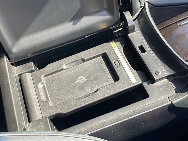 トヨタ ヴェルファイア ハイブリット エグゼクティブ ラウンジ 静岡県 2015(平27)年 16.4万km ブラック /メーカーOPナビ/地デジTV//JBLサウンドシステム//バック/全方位カメラ//両側パワースライドドア//サンルーフ//レザーシート//シートヒーター//2列目シートヒーター/　ベンチレーション//パワーバックドア//セーフティセンス//オートハイビーム//ETC//スマートキー