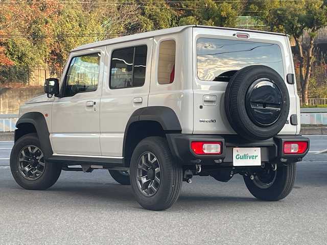 スズキ ジムニー ノマド FC 大阪府 2025(令7)年 0.1千km アークティックホワイトパール /ワンオーナー//登録済未使用車//スズキセーフティサポート/・デュアルカメラブレーキサポート/・衝突被害軽減ブレーキ/・車線逸脱警報システム/・アダプティブクルーズコントロール//LEDヘッドライト//前席シートヒーター//パーキングソナー//アイドリングストップ//本革巻きステアリング//純正15インチアルミホイール//背面タイヤ//ヘッドライトウォッシャー//プッシュスタート//取扱説明書//保証書//スペアキー