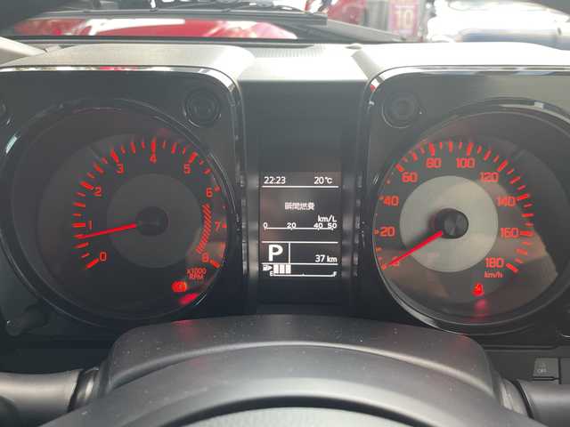 スズキ ジムニー ノマド FC 大阪府 2025(令7)年 0.1千km アークティックホワイトパール /ワンオーナー//登録済未使用車//スズキセーフティサポート/・デュアルカメラブレーキサポート/・衝突被害軽減ブレーキ/・車線逸脱警報システム/・アダプティブクルーズコントロール//LEDヘッドライト//前席シートヒーター//パーキングソナー//アイドリングストップ//本革巻きステアリング//純正15インチアルミホイール//背面タイヤ//ヘッドライトウォッシャー//プッシュスタート//取扱説明書//保証書//スペアキー