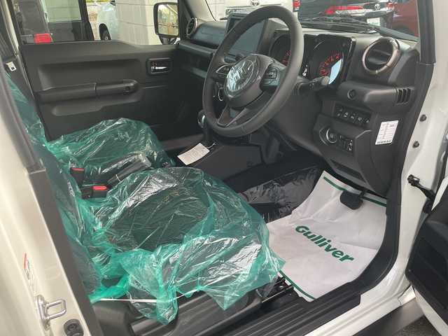 スズキ ジムニー ノマド FC 大阪府 2025(令7)年 0.1千km アークティックホワイトパール /ワンオーナー//登録済未使用車//スズキセーフティサポート/・デュアルカメラブレーキサポート/・衝突被害軽減ブレーキ/・車線逸脱警報システム/・アダプティブクルーズコントロール//LEDヘッドライト//前席シートヒーター//パーキングソナー//アイドリングストップ//本革巻きステアリング//純正15インチアルミホイール//背面タイヤ//ヘッドライトウォッシャー//プッシュスタート//取扱説明書//保証書//スペアキー