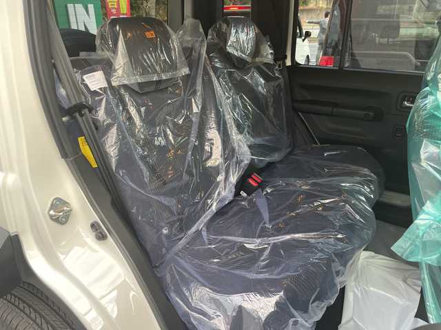 スズキ ジムニー ノマド FC 大阪府 2025(令7)年 0.1千km アークティックホワイトパール /ワンオーナー//登録済未使用車//スズキセーフティサポート/・デュアルカメラブレーキサポート/・衝突被害軽減ブレーキ/・車線逸脱警報システム/・アダプティブクルーズコントロール//LEDヘッドライト//前席シートヒーター//パーキングソナー//アイドリングストップ//本革巻きステアリング//純正15インチアルミホイール//背面タイヤ//ヘッドライトウォッシャー//プッシュスタート//取扱説明書//保証書//スペアキー