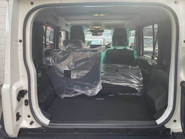 スズキ ジムニー ノマド FC 大阪府 2025(令7)年 0.1千km アークティックホワイトパール /ワンオーナー//登録済未使用車//スズキセーフティサポート/・デュアルカメラブレーキサポート/・衝突被害軽減ブレーキ/・車線逸脱警報システム/・アダプティブクルーズコントロール//LEDヘッドライト//前席シートヒーター//パーキングソナー//アイドリングストップ//本革巻きステアリング//純正15インチアルミホイール//背面タイヤ//ヘッドライトウォッシャー//プッシュスタート//取扱説明書//保証書//スペアキー