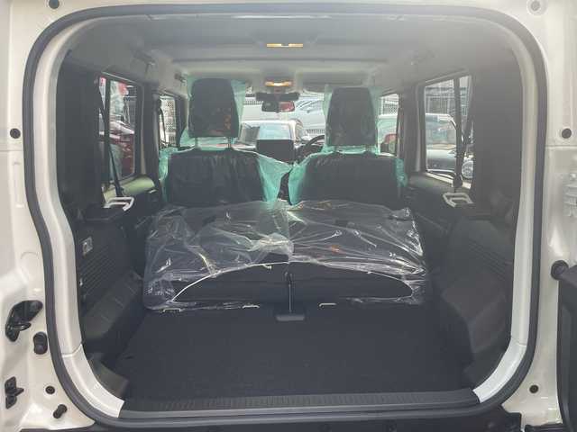 スズキ ジムニー ノマド FC 大阪府 2025(令7)年 0.1千km アークティックホワイトパール /ワンオーナー//登録済未使用車//スズキセーフティサポート/・デュアルカメラブレーキサポート/・衝突被害軽減ブレーキ/・車線逸脱警報システム/・アダプティブクルーズコントロール//LEDヘッドライト//前席シートヒーター//パーキングソナー//アイドリングストップ//本革巻きステアリング//純正15インチアルミホイール//背面タイヤ//ヘッドライトウォッシャー//プッシュスタート//取扱説明書//保証書//スペアキー