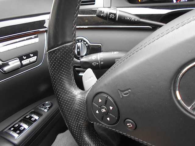 メルセデス・ベンツ Ｓ６３Ｌ 栃木県 2010(平22)年 9.6万km 黒 左ハンドル/純正20インチアルミ+ノーマルタイヤ車内積込/　 (前輪:275/35ZR20 後輪:255/35ZR20)/サンルーフ/黒革シート/純正HDDナビ(Bluetooth・DVD再生)/バックカメラ/地デジTVチューナー/全席ヒートヒーター&ベンチレーター/全席パワーシート/後席アームレストスイッチ/電動トランクリッド/ナイトビューアシストプラス/レーンキーピングアシスト/クルーズコントロール/プッシュスタート/harman/kardonサウンド/ETC/純正フロアマット/スペアキー/新車保証書/取扱説明書