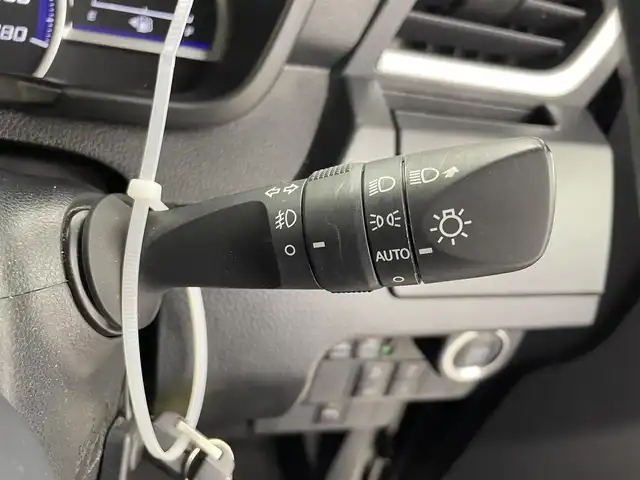 トヨタ ルーミー カスタムG－T 千葉県 2020(令2)年 4.4万km ブラックマイカメタリック 禁煙車/トヨタセーフティセンス/・先行車発進システム/・車線逸脱警報システム/・クリアランスソナー/両側電動ドア/純正9インチメモリナビ/・型番：NSZT-Y68T/・CD/DVD/Bluetooth/フルセグTV/・全方位カメラ/・ビルトインETC2.0/革巻きステアリング/・ステアリングスイッチ/クルーズコントロール/DNシートヒーター/純正フロアマット/純正ドアバイザー/純正15インチAW/電動格納ウインカーミラー/オートライト/・オートマチックハイビーム/・LEDヘッドライト/・LEDフォグランプ/アイドリングストップ/プッシュスタート/・スマートキー/・スペアキー