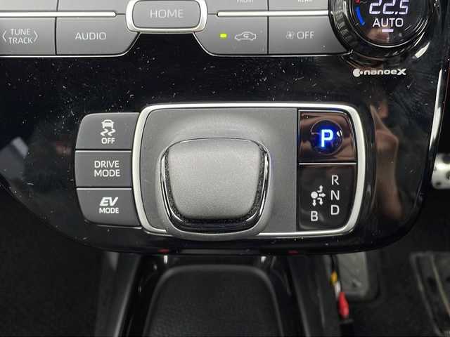 トヨタ アクア GRスポーツ 山口県 2023(令5)年 1.8万km ダークグレー ワンオーナー/純正10.5インチディスプレイオーディオ/・Bluetooth/AM/FM//バックカメラ/トヨタセーフティ/・プリクラッシュセーフティ/・レーンディパーチャーアラート/・レーントレーシングアシスト/・アダプティブクルーズコントロール/・オートハイビーム/・クリアランスソナー/D/N席シートヒーター/ステアリングヒーター/ETC/AC100V/スマートキー/スペアキー/純正フロアマット/純正LEDヘッドライト/純正17インチAW