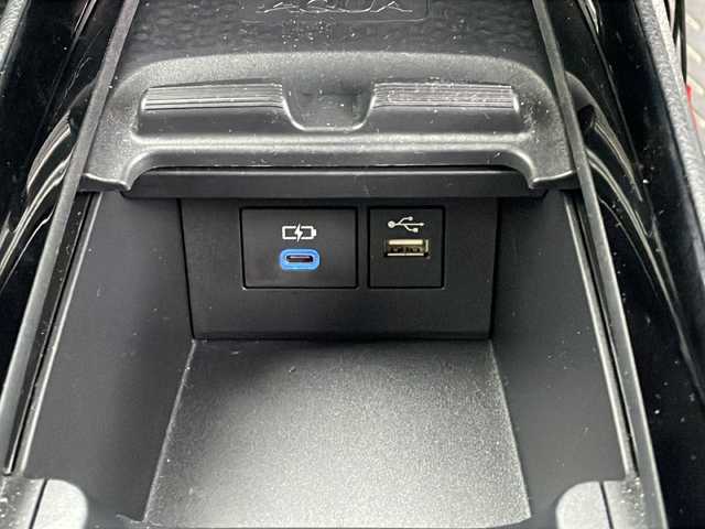 トヨタ アクア GRスポーツ 山口県 2023(令5)年 1.8万km ダークグレー ワンオーナー/純正10.5インチディスプレイオーディオ/・Bluetooth/AM/FM//バックカメラ/トヨタセーフティ/・プリクラッシュセーフティ/・レーンディパーチャーアラート/・レーントレーシングアシスト/・アダプティブクルーズコントロール/・オートハイビーム/・クリアランスソナー/D/N席シートヒーター/ステアリングヒーター/ETC/AC100V/スマートキー/スペアキー/純正フロアマット/純正LEDヘッドライト/純正17インチAW