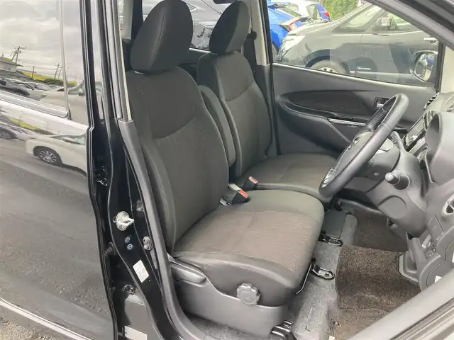 日産 デイズ ハイウェイスターG ターボ 静岡県 2016(平28)年 5.2万km ブラック ハイビームアシスト/社外7インチメモリーナビ(AVIC-RW33)/　AM FM CD DVD USB/ETC/純正15インチアルミホイール/HIDオートヘッドランプ/スマートキー＆プッシュスタート/革巻きステアリング/フロントフォグランプ/アイドリングストップ/純正フロアマット/エマージェンシーブレーキ/フルセグTV/アラウンドビューモニター