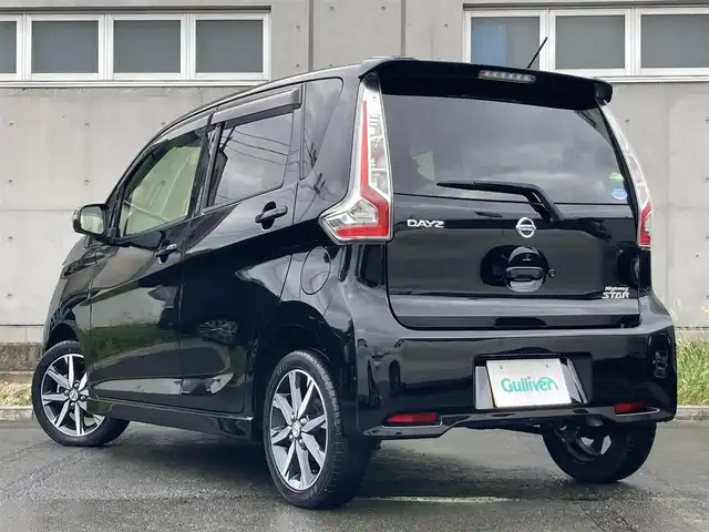 日産 デイズ ハイウェイスターG ターボ 静岡県 2016(平28)年 5.2万km ブラック ハイビームアシスト/社外7インチメモリーナビ(AVIC-RW33)/　AM FM CD DVD USB/ETC/純正15インチアルミホイール/HIDオートヘッドランプ/スマートキー＆プッシュスタート/革巻きステアリング/フロントフォグランプ/アイドリングストップ/純正フロアマット/エマージェンシーブレーキ/フルセグTV/アラウンドビューモニター