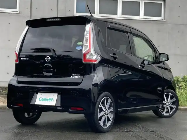 日産 デイズ ハイウェイスターG ターボ 静岡県 2016(平28)年 5.2万km ブラック ハイビームアシスト/社外7インチメモリーナビ(AVIC-RW33)/　AM FM CD DVD USB/ETC/純正15インチアルミホイール/HIDオートヘッドランプ/スマートキー＆プッシュスタート/革巻きステアリング/フロントフォグランプ/アイドリングストップ/純正フロアマット/エマージェンシーブレーキ/フルセグTV/アラウンドビューモニター