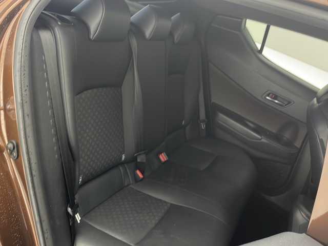 トヨタ Ｃ－ＨＲ G 沖縄県 2016(平28)年 7万km ダークブラウンマイカメタリック 純正ナビ(ＮＳＺＴ－Ｙ６６Ｔ)/(Ｂｌｕｅｔｏｏｔｈ　フルセグＴＶ　ＣＤ　ＤＶＤ　ＡＭ　ＦＭ)　/バックカメラ　/ドライブレコーダー　/ＥＴＣ　/クルーズコントロール　/ブラインドスポットモニター/スマートキー/シートヒーター　/ＬＥＤヘッドライト　/純正アルミホイール/純正フロアマット/オートライト/オートマチックハイビーム