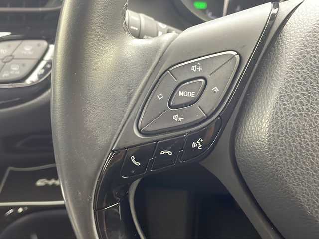 トヨタ Ｃ－ＨＲ G 沖縄県 2016(平28)年 7万km ダークブラウンマイカメタリック 純正ナビ(ＮＳＺＴ－Ｙ６６Ｔ)/(Ｂｌｕｅｔｏｏｔｈ　フルセグＴＶ　ＣＤ　ＤＶＤ　ＡＭ　ＦＭ)　/バックカメラ　/ドライブレコーダー　/ＥＴＣ　/クルーズコントロール　/ブラインドスポットモニター/スマートキー/シートヒーター　/ＬＥＤヘッドライト　/純正アルミホイール/純正フロアマット/オートライト/オートマチックハイビーム