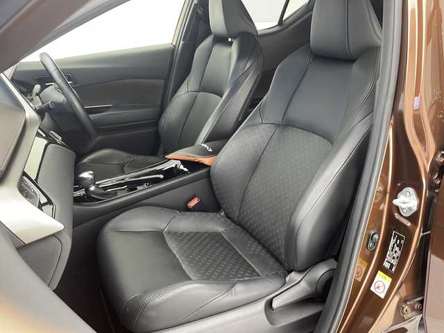 トヨタ Ｃ－ＨＲ G 沖縄県 2016(平28)年 7万km ダークブラウンマイカメタリック 純正ナビ(ＮＳＺＴ－Ｙ６６Ｔ)/(Ｂｌｕｅｔｏｏｔｈ　フルセグＴＶ　ＣＤ　ＤＶＤ　ＡＭ　ＦＭ)　/バックカメラ　/ドライブレコーダー　/ＥＴＣ　/クルーズコントロール　/ブラインドスポットモニター/スマートキー/シートヒーター　/ＬＥＤヘッドライト　/純正アルミホイール/純正フロアマット/オートライト/オートマチックハイビーム