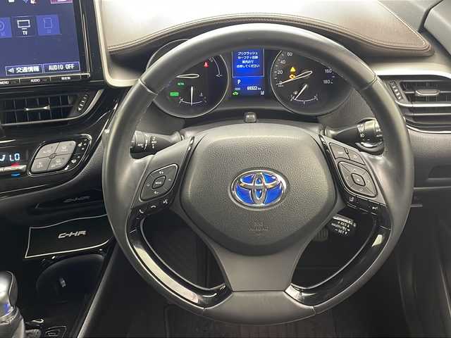 トヨタ Ｃ－ＨＲ G 沖縄県 2016(平28)年 7万km ダークブラウンマイカメタリック 純正ナビ(ＮＳＺＴ－Ｙ６６Ｔ)/(Ｂｌｕｅｔｏｏｔｈ　フルセグＴＶ　ＣＤ　ＤＶＤ　ＡＭ　ＦＭ)　/バックカメラ　/ドライブレコーダー　/ＥＴＣ　/クルーズコントロール　/ブラインドスポットモニター/スマートキー/シートヒーター　/ＬＥＤヘッドライト　/純正アルミホイール/純正フロアマット/オートライト/オートマチックハイビーム
