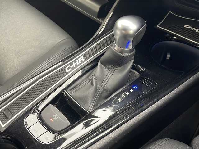 トヨタ Ｃ－ＨＲ G 沖縄県 2016(平28)年 7万km ダークブラウンマイカメタリック 純正ナビ(ＮＳＺＴ－Ｙ６６Ｔ)/(Ｂｌｕｅｔｏｏｔｈ　フルセグＴＶ　ＣＤ　ＤＶＤ　ＡＭ　ＦＭ)　/バックカメラ　/ドライブレコーダー　/ＥＴＣ　/クルーズコントロール　/ブラインドスポットモニター/スマートキー/シートヒーター　/ＬＥＤヘッドライト　/純正アルミホイール/純正フロアマット/オートライト/オートマチックハイビーム