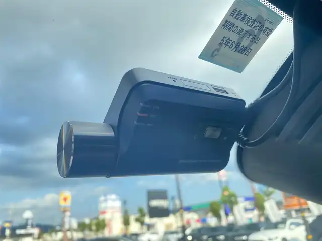 ボルボ ＸＣ６０ B5 AWD インスクリプション 福岡県 2020(令2)年 6万km パール ・Orreforsクリスタルシフト/・harman/kardon プレミアムスピーカー/・純正ナビ/CD/BT/フルセグTV/Apple Car Play/Android Auto/・全方位カメラ/・ベージュレザーシート/・前席パワーシート/メモリーシート/・全席シートヒーター/・ACC/・LKA/・BLIS/・フットトランクオープナー/・LED AUTOヘッドライト/・純正19インチAW/・社外前後型ドライブレコーダー/・スマートキー