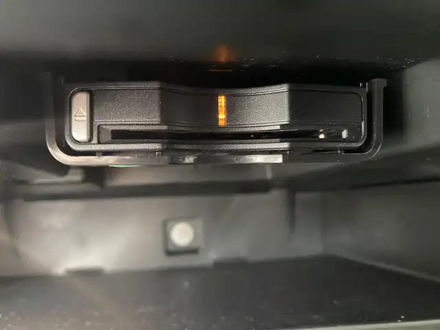 ボルボ ＸＣ６０ B5 AWD インスクリプション 福岡県 2020(令2)年 6万km パール ・Orreforsクリスタルシフト/・harman/kardon プレミアムスピーカー/・純正ナビ/CD/BT/フルセグTV/Apple Car Play/Android Auto/・全方位カメラ/・ベージュレザーシート/・前席パワーシート/メモリーシート/・全席シートヒーター/・ACC/・LKA/・BLIS/・フットトランクオープナー/・LED AUTOヘッドライト/・純正19インチAW/・社外前後型ドライブレコーダー/・スマートキー