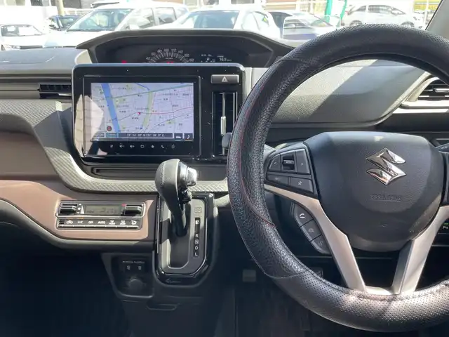 スズキ ソリオ バンディット HV MV 大分県 2022(令4)年 4.9万km スピーディーブルーM ワンオーナー/純正メーカーナビ【フルセグ/DVD/BTオーディオ】/全方位カメラ/両側パワースライドドア/純正15インチアルミホイール/レーダークルーズコントロール/衝突被害軽減ブレーキ/クリアランスソナー/レーンアシスト/ヘッドアップディスプレイ/ビルトインETC2.0/後席サーキュレーター/LEDヘッドライト/LEDフォグランプ/オートライト/ウインカーミラー/レザーステアリング/ステアリングリモコン/チルトステアリング/充電用USBソケット/前席シートヒーター/運転席シートリフター/アイドリングストップ/横滑り防止装置/リアプライバシーガラス/ドアバイザー/フロアマット/電動格納ミラー/サイド&Wエアバッグ/ABS/スマートキー×2/保証書/車両取説/ナビ取説