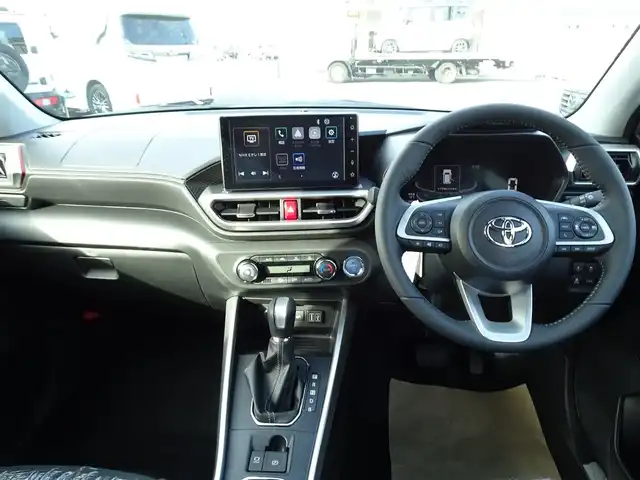 トヨタ ライズ Z 千葉県 2025(令7)年 0.1千km ブラックマイカメタリック/シャイニングホワイトパール 登録済未使用車】/【ブラックマイカM/シャイニングホワイトP（XH3）】/BSM＋RCTA（メーカーOP）/ディスプレーオーディオパッケージ(メーカーOP）/パノラミックビューパッケージ（メーカーOP）/9インチディスプレーオーディオ/・地上波フルセグTV/・Bluetooth接続/・HDMI入力端子/・USB入力端子/・Apple CarPlay/AndroidAuto対応/トヨタスマートアシスト/LEDヘッドランプ（オートレベリング付）/フロントシーケンシャルターンランプ/リヤフォグランプ/電動パーキングブレーキ/フロント左右シートヒーター/スマートキー2個/プッシュスタート/保証書/取扱説明書/禁煙車