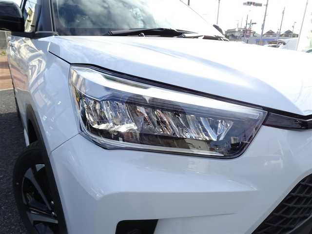 トヨタ ライズ Z 千葉県 2025(令7)年 0.1千km ブラックマイカメタリック/シャイニングホワイトパール 登録済未使用車】/【ブラックマイカM/シャイニングホワイトP（XH3）】/BSM＋RCTA（メーカーOP）/ディスプレーオーディオパッケージ(メーカーOP）/パノラミックビューパッケージ（メーカーOP）/9インチディスプレーオーディオ/・地上波フルセグTV/・Bluetooth接続/・HDMI入力端子/・USB入力端子/・Apple CarPlay/AndroidAuto対応/トヨタスマートアシスト/LEDヘッドランプ（オートレベリング付）/フロントシーケンシャルターンランプ/リヤフォグランプ/電動パーキングブレーキ/フロント左右シートヒーター/スマートキー2個/プッシュスタート/保証書/取扱説明書/禁煙車