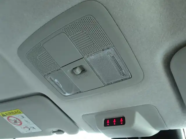 トヨタ ライズ Z 千葉県 2025(令7)年 0.1千km ブラックマイカメタリック/シャイニングホワイトパール 登録済未使用車】/【ブラックマイカM/シャイニングホワイトP（XH3）】/BSM＋RCTA（メーカーOP）/ディスプレーオーディオパッケージ(メーカーOP）/パノラミックビューパッケージ（メーカーOP）/9インチディスプレーオーディオ/・地上波フルセグTV/・Bluetooth接続/・HDMI入力端子/・USB入力端子/・Apple CarPlay/AndroidAuto対応/トヨタスマートアシスト/LEDヘッドランプ（オートレベリング付）/フロントシーケンシャルターンランプ/リヤフォグランプ/電動パーキングブレーキ/フロント左右シートヒーター/スマートキー2個/プッシュスタート/保証書/取扱説明書/禁煙車