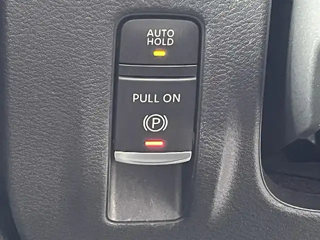 日産 セレナ ハイウェイスター V 佐賀県 2023(令5)年 2.3万km ダイヤモンドブラック プロパイロット/エマージェンシーブレーキ/インテリジェントクルーズコントロール/BSI/BSW/前後ソナー/インテリジェントルームミラー/純正9型SDナビ/・アラウンドビューカメラ/・フルセグTV/BT/HDMI/純正後席モニター/両側パワースライドドア/純正16インチAW/LEDヘッドライト/オートマチックハイビーム/オートライト/フォグランプ/革巻きステアリング/パドルシフト/ETC/電動パーキングスイッチ/社外前方ドラレコ/リアサンシェード/2列目バックテーブル//スペアキー×1/保証書