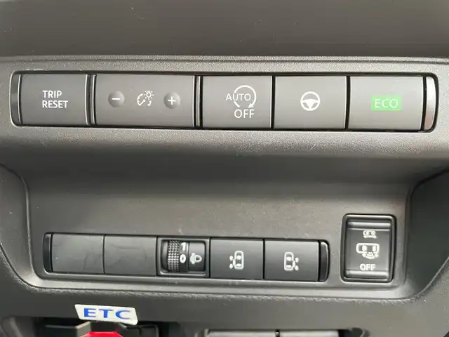 日産 セレナ ハイウェイスター V 佐賀県 2023(令5)年 2.3万km ダイヤモンドブラック プロパイロット/エマージェンシーブレーキ/インテリジェントクルーズコントロール/BSI/BSW/前後ソナー/インテリジェントルームミラー/純正9型SDナビ/・アラウンドビューカメラ/・フルセグTV/BT/HDMI/純正後席モニター/両側パワースライドドア/純正16インチAW/LEDヘッドライト/オートマチックハイビーム/オートライト/フォグランプ/革巻きステアリング/パドルシフト/ETC/電動パーキングスイッチ/社外前方ドラレコ/リアサンシェード/2列目バックテーブル//スペアキー×1/保証書