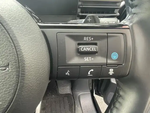 日産 セレナ ハイウェイスター V 佐賀県 2023(令5)年 2.3万km ダイヤモンドブラック プロパイロット/エマージェンシーブレーキ/インテリジェントクルーズコントロール/BSI/BSW/前後ソナー/インテリジェントルームミラー/純正9型SDナビ/・アラウンドビューカメラ/・フルセグTV/BT/HDMI/純正後席モニター/両側パワースライドドア/純正16インチAW/LEDヘッドライト/オートマチックハイビーム/オートライト/フォグランプ/革巻きステアリング/パドルシフト/ETC/電動パーキングスイッチ/社外前方ドラレコ/リアサンシェード/2列目バックテーブル//スペアキー×1/保証書