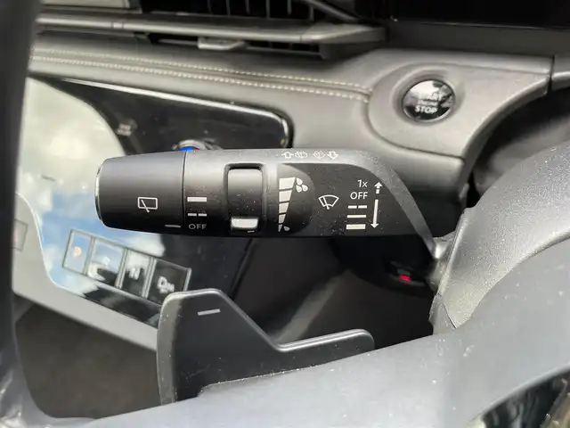 日産 セレナ ハイウェイスター V 佐賀県 2023(令5)年 2.3万km ダイヤモンドブラック プロパイロット/エマージェンシーブレーキ/インテリジェントクルーズコントロール/BSI/BSW/前後ソナー/インテリジェントルームミラー/純正9型SDナビ/・アラウンドビューカメラ/・フルセグTV/BT/HDMI/純正後席モニター/両側パワースライドドア/純正16インチAW/LEDヘッドライト/オートマチックハイビーム/オートライト/フォグランプ/革巻きステアリング/パドルシフト/ETC/電動パーキングスイッチ/社外前方ドラレコ/リアサンシェード/2列目バックテーブル//スペアキー×1/保証書