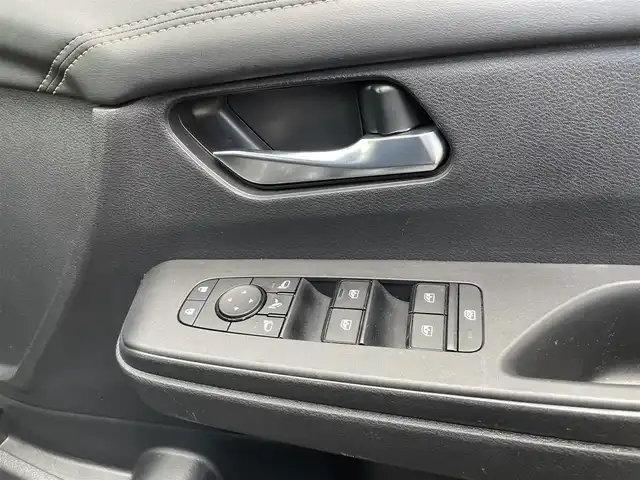 日産 セレナ ハイウェイスター V 佐賀県 2023(令5)年 2.3万km ダイヤモンドブラック プロパイロット/エマージェンシーブレーキ/インテリジェントクルーズコントロール/BSI/BSW/前後ソナー/インテリジェントルームミラー/純正9型SDナビ/・アラウンドビューカメラ/・フルセグTV/BT/HDMI/純正後席モニター/両側パワースライドドア/純正16インチAW/LEDヘッドライト/オートマチックハイビーム/オートライト/フォグランプ/革巻きステアリング/パドルシフト/ETC/電動パーキングスイッチ/社外前方ドラレコ/リアサンシェード/2列目バックテーブル//スペアキー×1/保証書