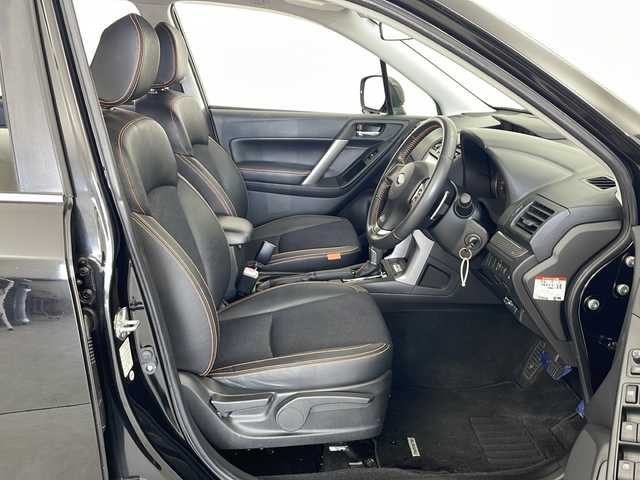 スバル フォレスター Xブレイク 秋田県 2014(平26)年 7.9万km クリスタルブラックシリカ 4WD/社外ナビ【FM/AM/CD/DVD/BT】　/フルセグＴＶ　/バックカメラ　/ＥＴＣ　/前席シートヒーター　/クルーズコントロール　/パドルシフト　/革巻きステアリング/衝突被害軽減システム　/横滑り防止装置　/レーンキープアシスト　/ダウンヒルアシストコントロール　/リモコンキー /スペアキー有り/純正フロアマット/純正AW/アイドリングストップ/オートライト/オートエアコン /電格ミラー/ウィンカーミラー /サイドバイザー /ルーフレール/フォグランプ