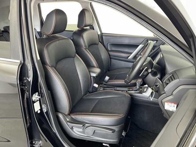 スバル フォレスター Xブレイク 秋田県 2014(平26)年 7.9万km クリスタルブラックシリカ 4WD/社外ナビ【FM/AM/CD/DVD/BT】　/フルセグＴＶ　/バックカメラ　/ＥＴＣ　/前席シートヒーター　/クルーズコントロール　/パドルシフト　/革巻きステアリング/衝突被害軽減システム　/横滑り防止装置　/レーンキープアシスト　/ダウンヒルアシストコントロール　/リモコンキー /スペアキー有り/純正フロアマット/純正AW/アイドリングストップ/オートライト/オートエアコン /電格ミラー/ウィンカーミラー /サイドバイザー /ルーフレール/フォグランプ