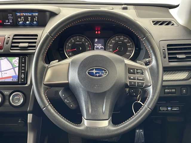 スバル フォレスター Xブレイク 秋田県 2014(平26)年 7.9万km クリスタルブラックシリカ 4WD/社外ナビ【FM/AM/CD/DVD/BT】　/フルセグＴＶ　/バックカメラ　/ＥＴＣ　/前席シートヒーター　/クルーズコントロール　/パドルシフト　/革巻きステアリング/衝突被害軽減システム　/横滑り防止装置　/レーンキープアシスト　/ダウンヒルアシストコントロール　/リモコンキー /スペアキー有り/純正フロアマット/純正AW/アイドリングストップ/オートライト/オートエアコン /電格ミラー/ウィンカーミラー /サイドバイザー /ルーフレール/フォグランプ