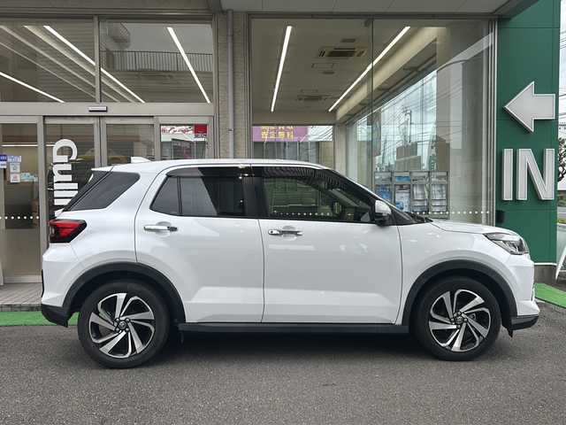 トヨタ ライズ Z 高知県 2020(令2)年 5.6万km シャイニングホワイトパール 全方位モニター/トヨタセーフティセンス/９インチナビ/・CD/DVD/・フルセグTV/・Bluetooth/ETC/ドラレコ/シートヒーター/スペアキー/ワンオーナー/アイドリングストップ